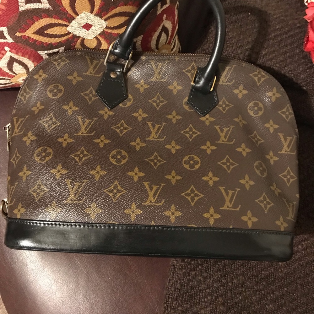 Louis Vuitton Alma